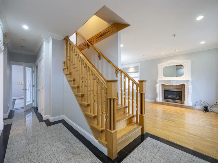 3311 44th E Avenue, Vancouver, BC, V5R 3B3 - 4