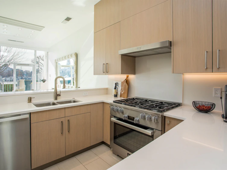 TH105-426 Beach Crescent, Vancouver, BC, V6Z 3E9 - 13