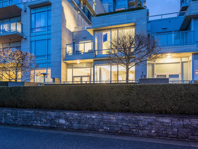 TH105-426 Beach Crescent, Vancouver, BC, V6Z 3E9 - 30