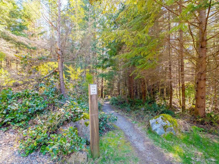 1570 Douglas Road, Bowen Island, BC, V0N 1G2 - 11