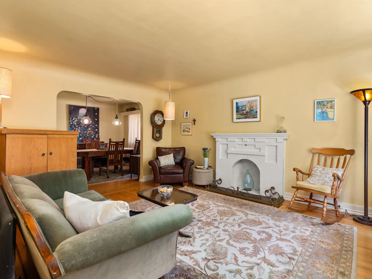 4533 W 8th Avenue, Vancouver, BC, V6R 2A4 - 3