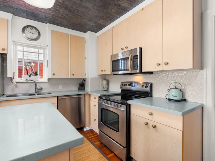 4533 W 8th Avenue, Vancouver, BC, V6R 2A4 - 7