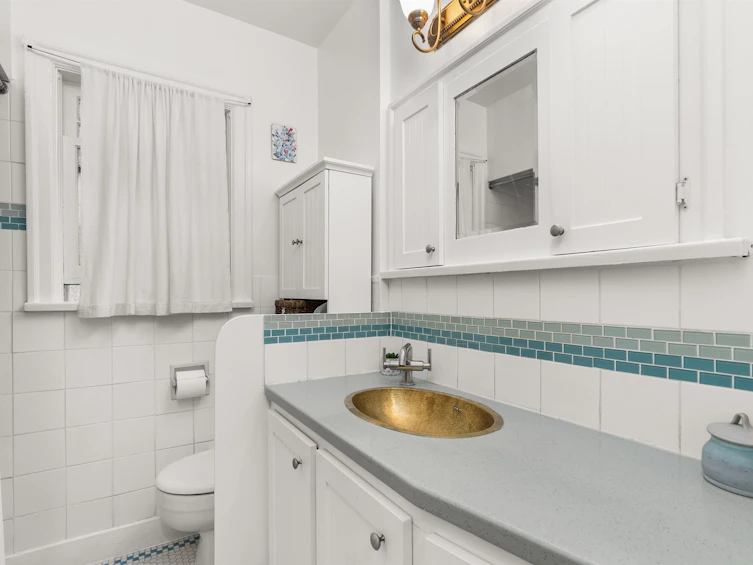 4533 W 8th Avenue, Vancouver, BC, V6R 2A4 - 10
