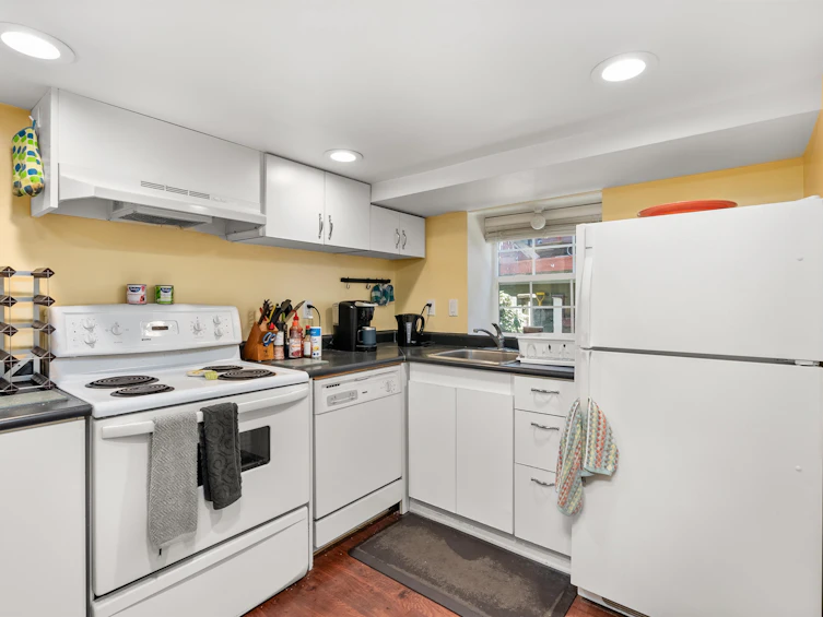 4533 W 8th Avenue, Vancouver, BC, V6R 2A4 - 18