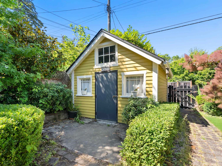 4533 W 8th Avenue, Vancouver, BC, V6R 2A4 - 22