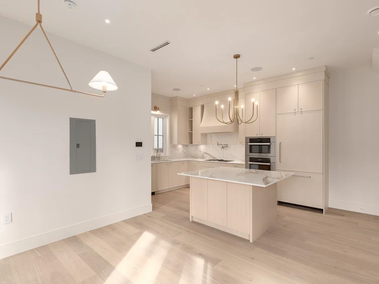 1-3165 W 14th Avenue, Vancouver, BC, V6K 2X9 - 8