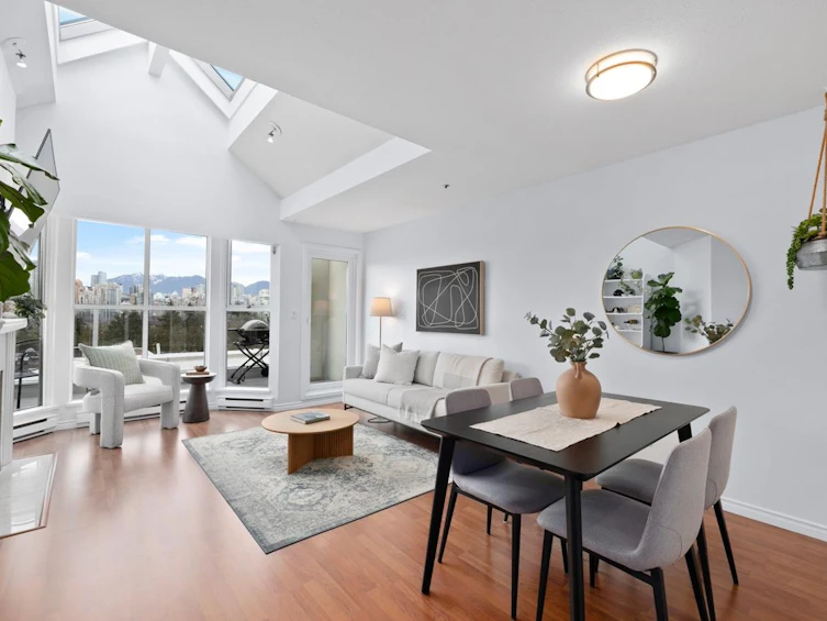 207-953 W 8th Avenue, Vancouver, BC, V5Z 1E4 - 2