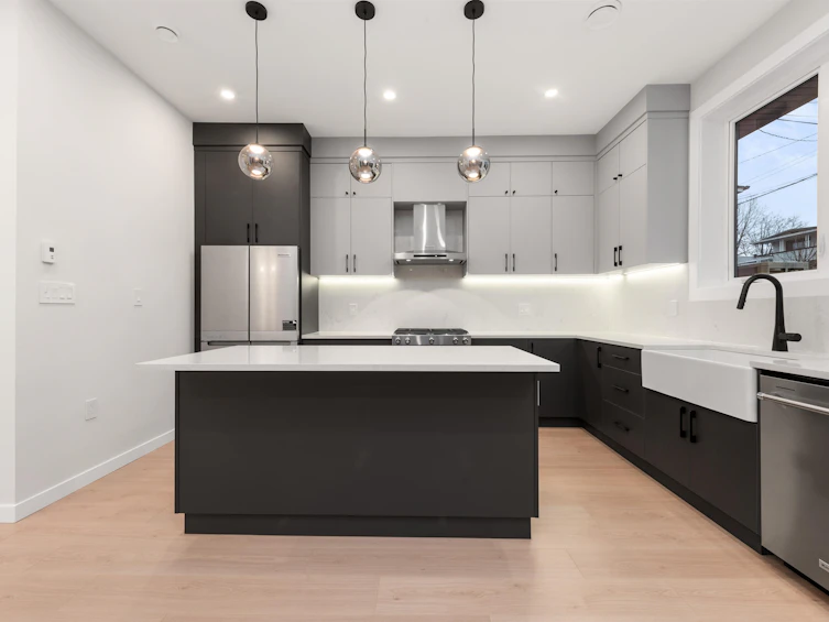 2050 E 22nd Avenue, Vancouver, BC, V5N 2R4 - 9