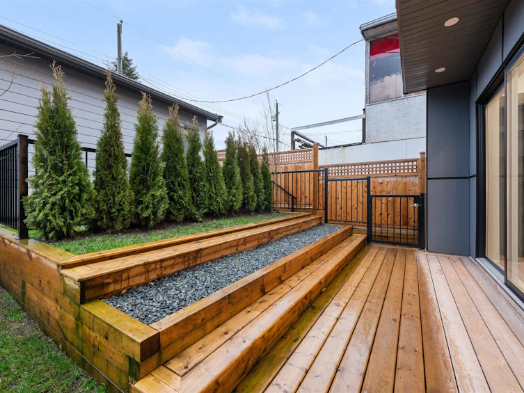 2050 E 22nd Avenue, Vancouver, BC, V5N 2R4 - 29