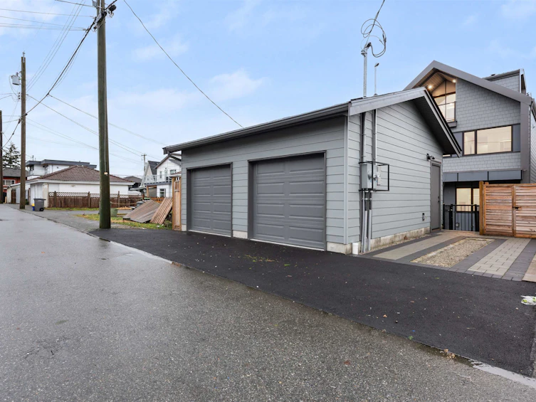 2050 E 22nd Avenue, Vancouver, BC, V5N 2R4 - 39