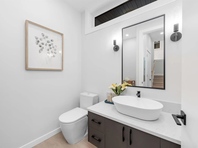 2052 E 22nd Avenue, Vancouver, BC, V5N 2R4 - 12