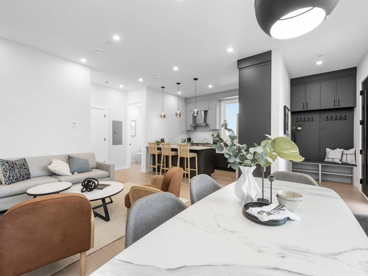 2052 E 22nd Avenue, Vancouver, BC, V5N 2R4 - 10