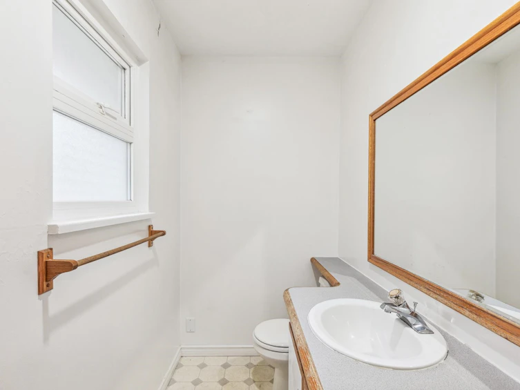1468 Ross Road, North Vancouver, BC, V7J 1V2 - 17