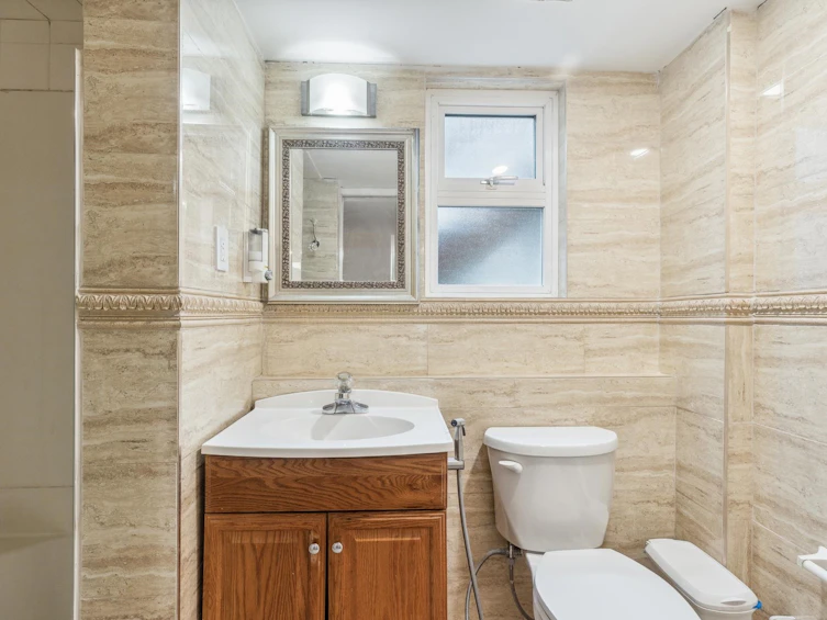 1468 Ross Road, North Vancouver, BC, V7J 1V2 - 32