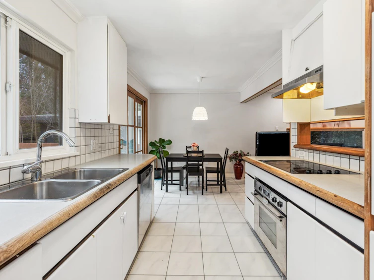 1468 Ross Road, North Vancouver, BC, V7J 1V2 - 9