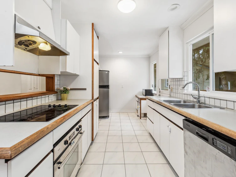 1468 Ross Road, North Vancouver, BC, V7J 1V2 - 10