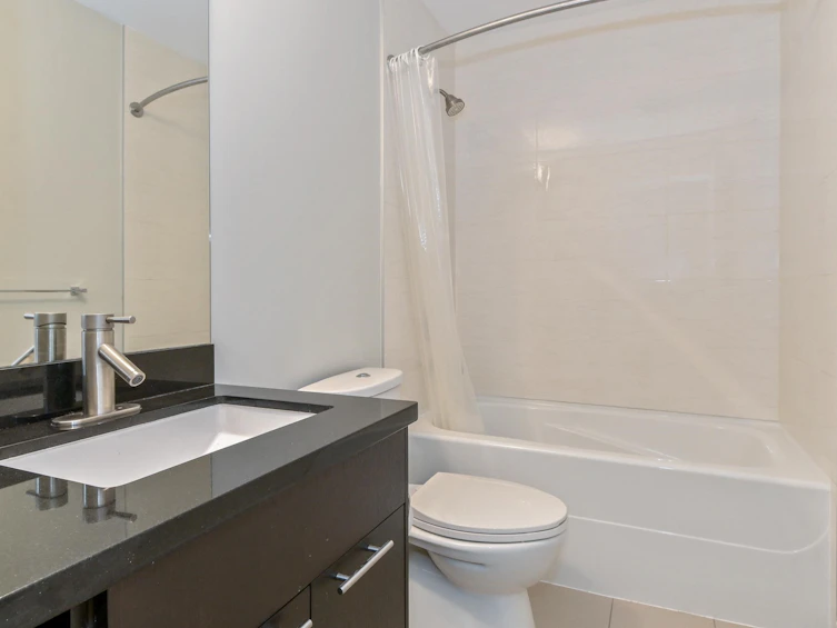 213-2970 King George Boulevard, Surrey, BC, V4P 0E6 - 13