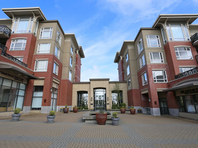 213 - 2970 King George Boulevard, Surrey BC V4P 0E6