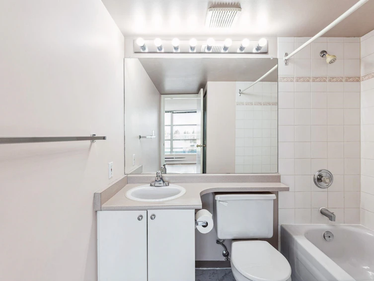 PH2-4113 Fraser Street, Vancouver, BC, V5V 4E9 - 7