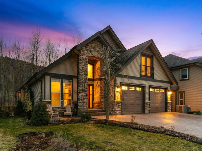 44438 Mclaren Drive, Chilliwack BC V2R 0A3