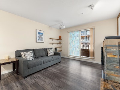 109-38003 Second Avenue - 2