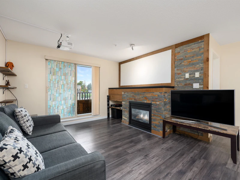 109 - 38003 Second Avenue, Squamish BC V8B 0C3
