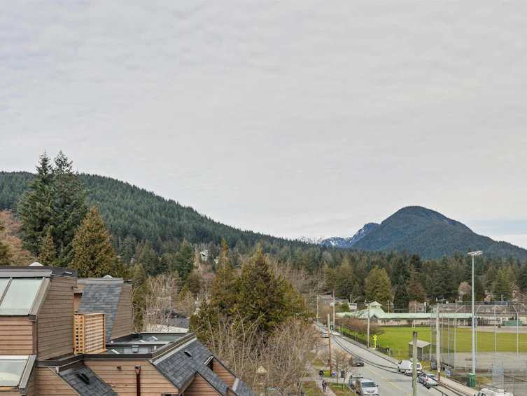 3281 Mountain Highway, North Vancouver, BC, V7K 2H4 - 25