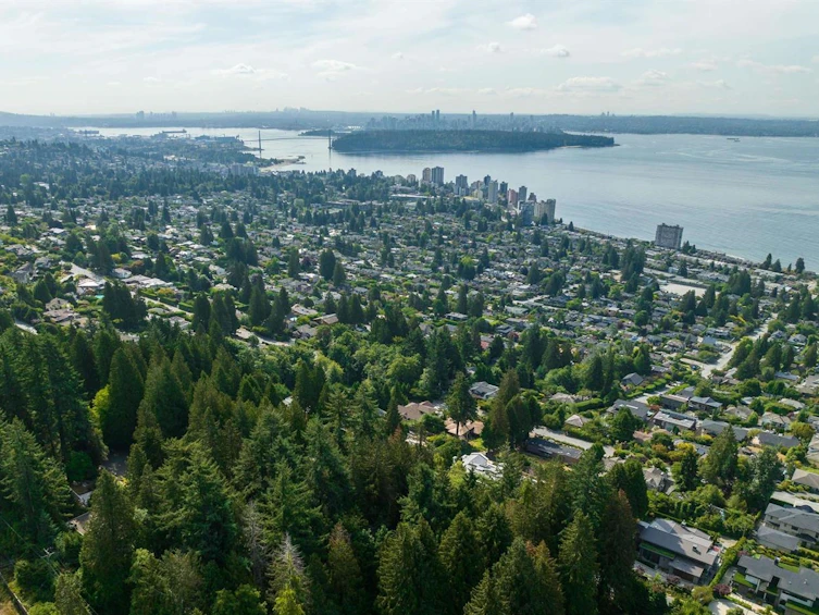 2517 Rosebery Avenue, West Vancouver, BC, V7V 3A1 - 7