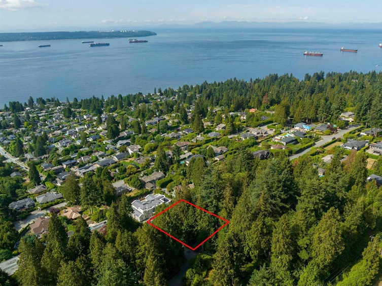 2517 Rosebery Avenue, West Vancouver, BC, V7V 3A1 - 3