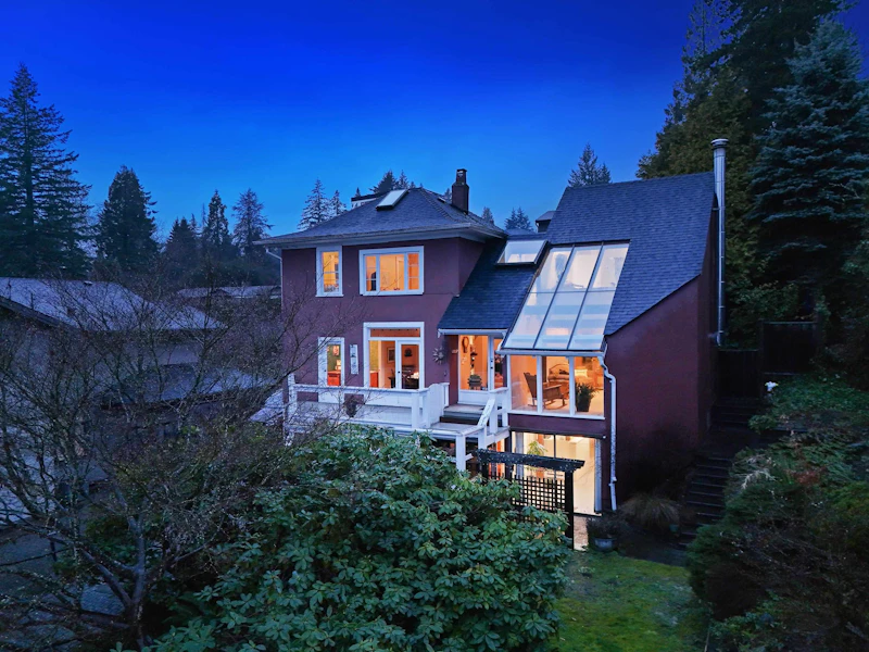 194 E Osborne Road, North Vancouver BC V7N 1L9