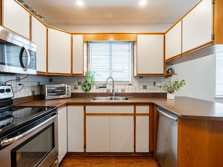 6075 Burns Street, Burnaby, BC, V5H 1X3 - 13