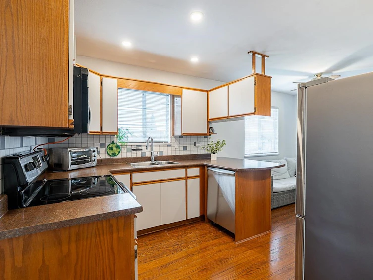 6075 Burns Street, Burnaby, BC, V5H 1X3 - 12