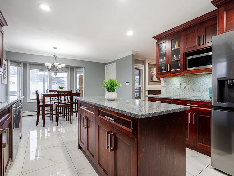 13973 90 Avenue, Surrey, BC, V3V 1C2 - 13