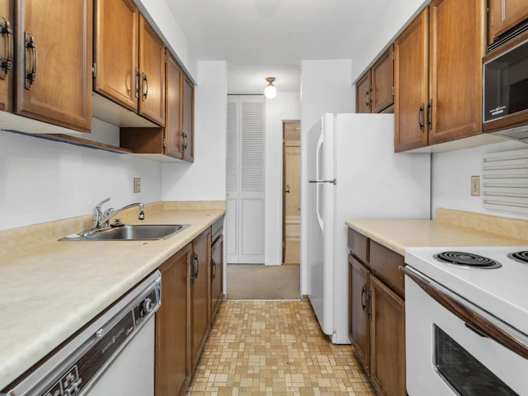 1104-444 Lonsdale Avenue, North Vancouver, BC, V7M 3H5 - 17
