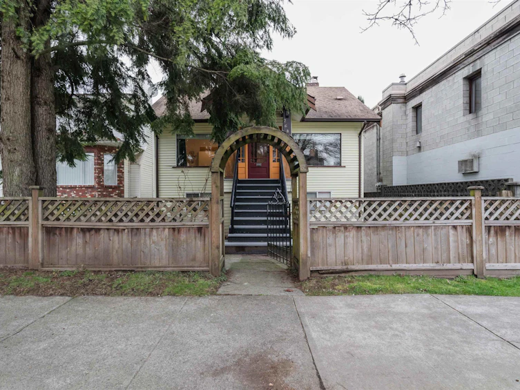 2689 Mcgill Street, Vancouver, BC, V5K 1H2 - 34