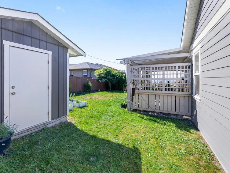 5458 Mccourt Road, Sechelt, BC, V7Z 0N6 - 38