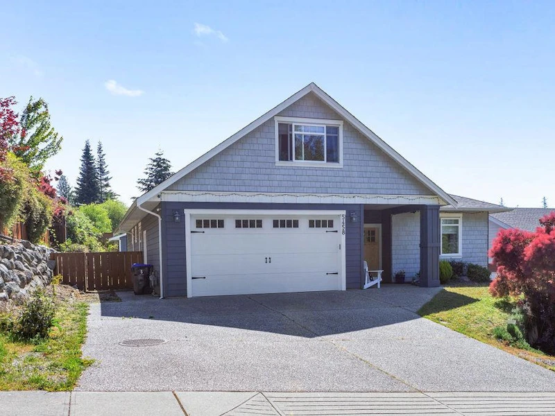 5458 Mccourt Road, Sechelt BC