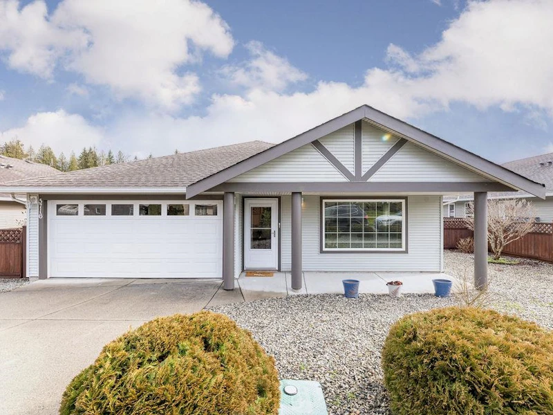5716 Louise Way, Sechelt BC