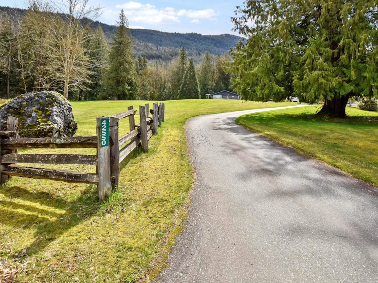 42550 Woodrock Road, Chilliwack, BC, V2R 5H2 - 2