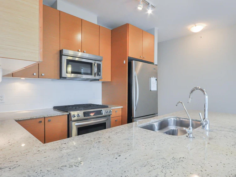 801-7360 Elmbridge Way, Richmond, BC, V6X 0A5 - 11