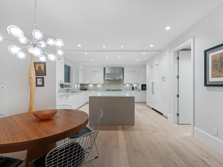 4062 Virginia Crescent, North Vancouver, BC, V7R 3Z1 - 17