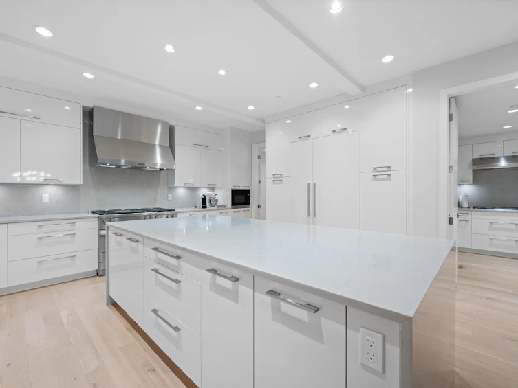 4062 Virginia Crescent, North Vancouver, BC, V7R 3Z1 - 12