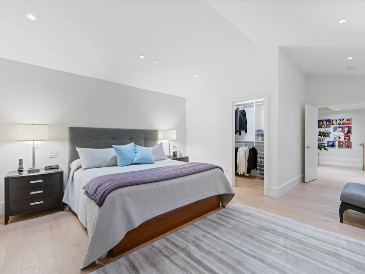 4062 Virginia Crescent, North Vancouver, BC, V7R 3Z1 - 24