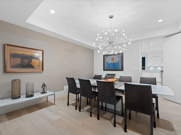 4062 Virginia Crescent, North Vancouver, BC, V7R 3Z1 - 10