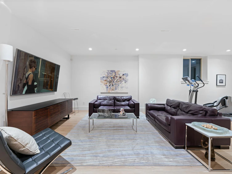4062 Virginia Crescent, North Vancouver, BC, V7R 3Z1 - 33