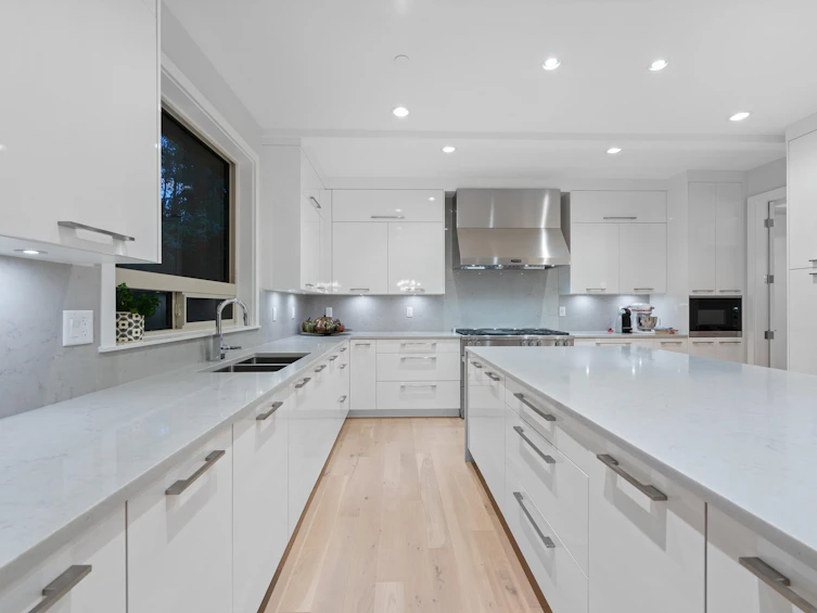4062 Virginia Crescent, North Vancouver, BC, V7R 3Z1 - 15