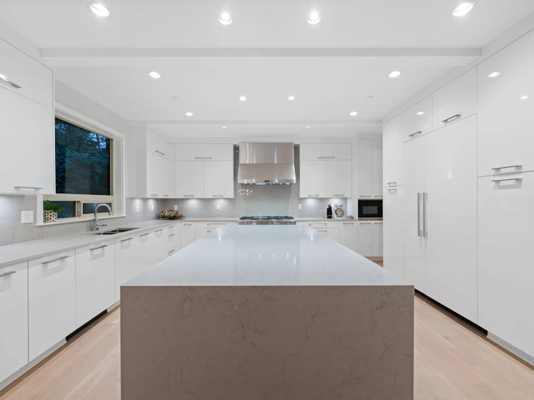 4062 Virginia Crescent, North Vancouver, BC, V7R 3Z1 - 11
