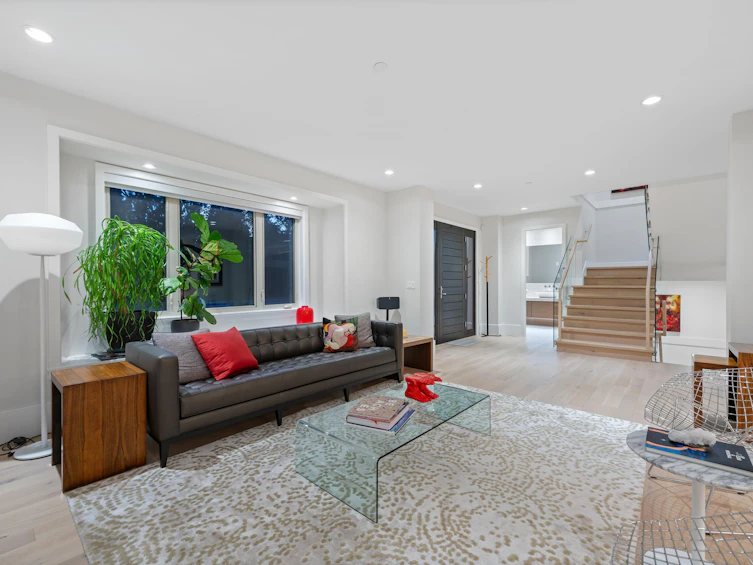 4062 Virginia Crescent, North Vancouver, BC, V7R 3Z1 - 4