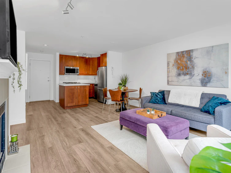 202-2110 York Avenue, Vancouver, BC, V5K 1X1 - 2