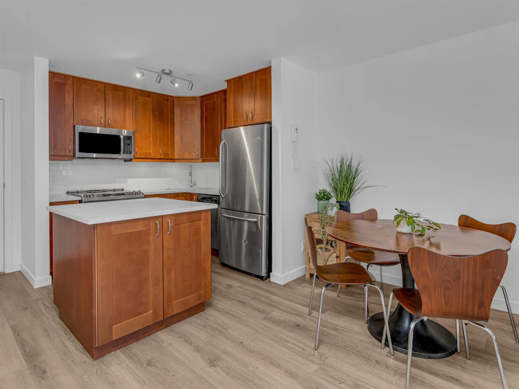 202-2110 York Avenue, Vancouver, BC, V5K 1X1 - 6